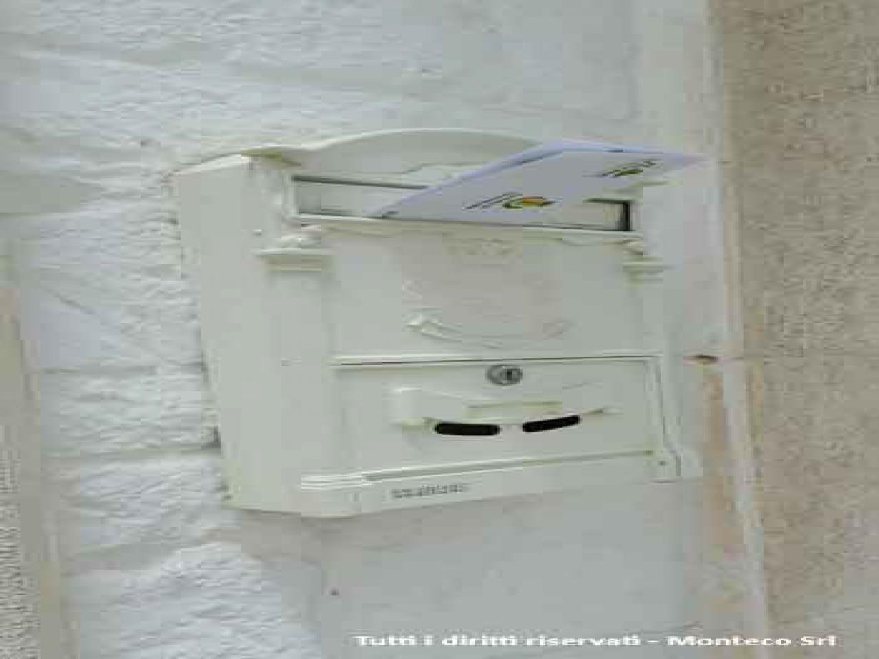 Cassetta della posta con lettera